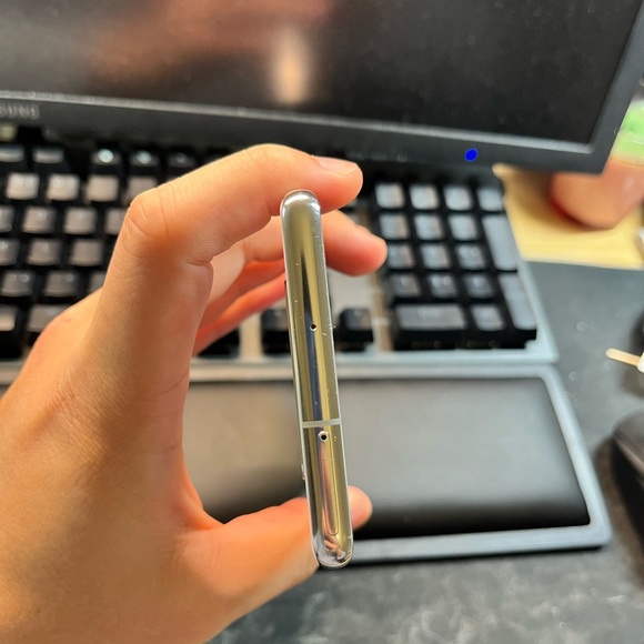 Samsung s10+ - Picture 4 of 6